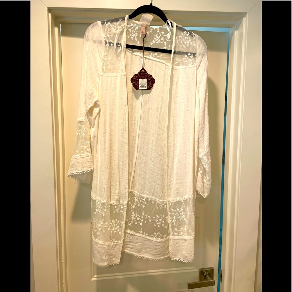 BNWT Knox Rose cover up/ sweater